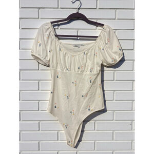 Celebrity Pink Juniors Medium White Floral Puffy Sleeve Coquette Fairy Bodysuit